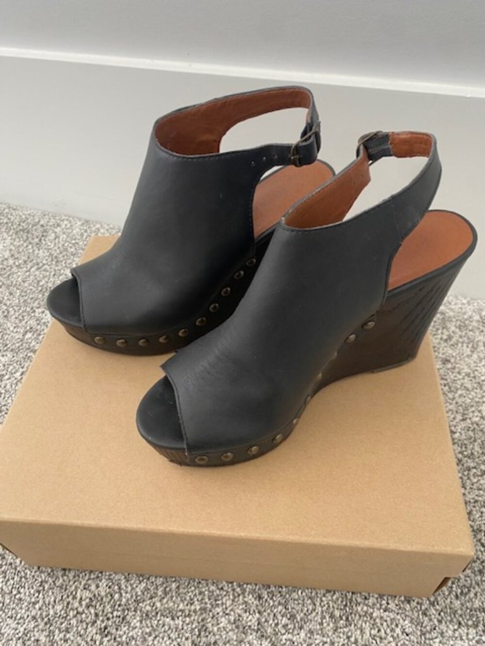 Lucky Brand Black Leather Wedge Sandals Peep Toe Platform